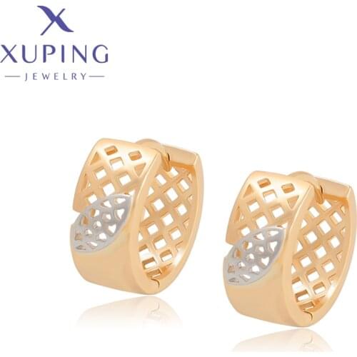 Xuping Jewelry Elegant Style Simple Huggies Earring with Leaf Shaped Gold Plated for Women Gifts 92185