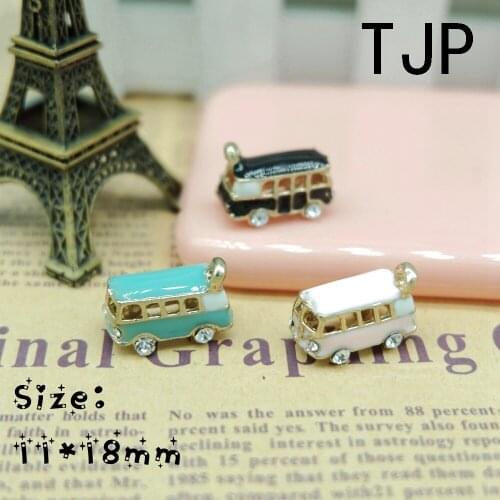 Kawaii School Bus Charms Pendants for DIY decoration bracelets necklace earring key chain Jewelry Making