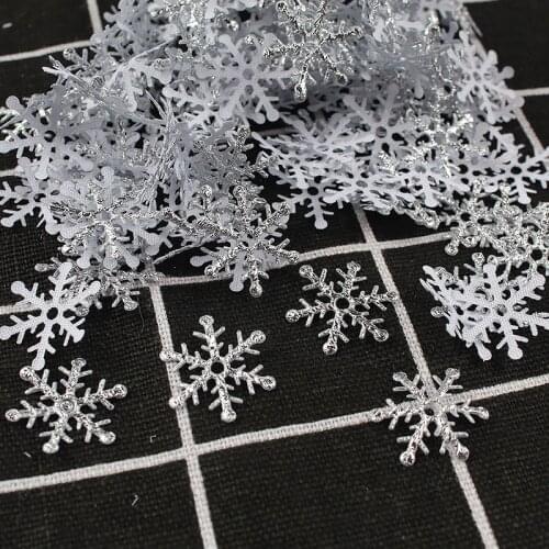 300 Pieces/Lot Snowflake DIY Ornaments Appliques Wedding Christmas Decoration Craft Home Garden Decor Xmas Tree Decoration