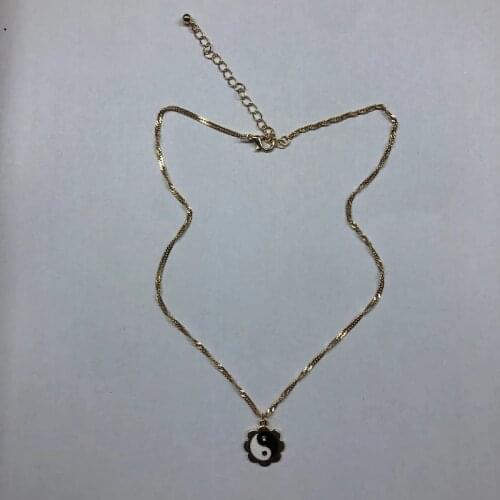 Tide hip-hop web celebrity is the same Tai Chi Eight Trigrams necklace pendant Yin and Yang black and white choker Qingdao jewel
