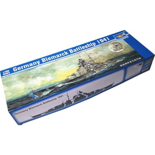 1:700 German Battleship Bismarck 1941 World War II Warship Plastic Assemble Electric Toy Trumpeter Model