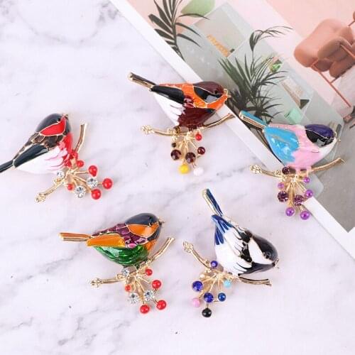 5 Colors Enamel Bird Brooches Women Lovely Eat Red-bean Bird Animal Office Party Brooch Pins Gifts Woman Accessories 1PC
