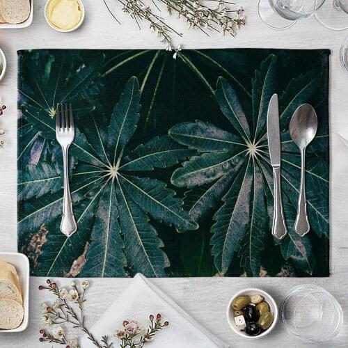 Green Leaves Pattern Dinning Table Mat 42x32cm Placemat Kitchen Table Mats For Dining Western Pad