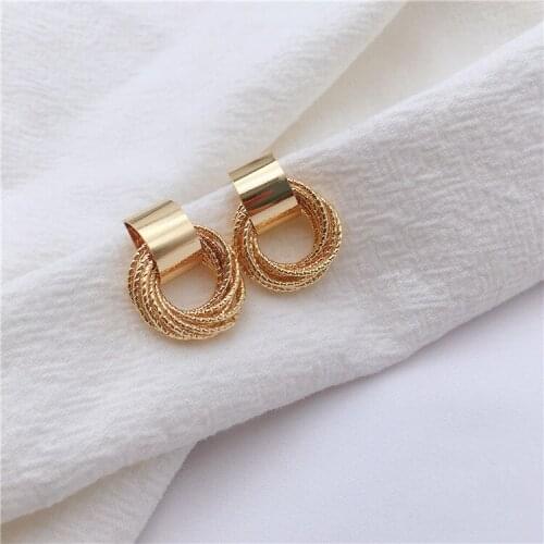 Temperament simple earrings female fashion European and American style metal cold wind earrings no pierced earrings ear clips