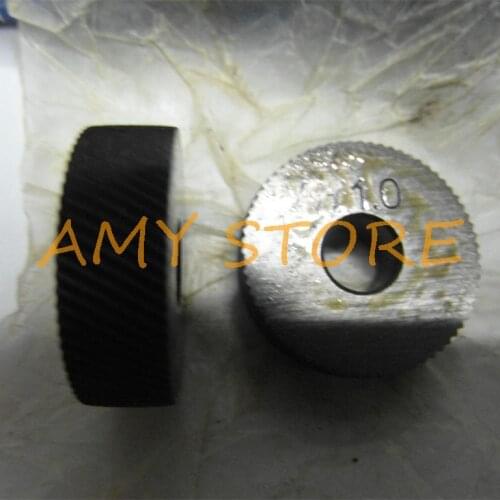 1 Pair(2pcs) Diagonal Coarse 0.3/0.4/0.5/0.6/0.8/1.0/1.2/1.5/1.6/1.8/2.0mm Pitch Linear Knurl Wheel Knurling Tool 26 x 8 x 8mm