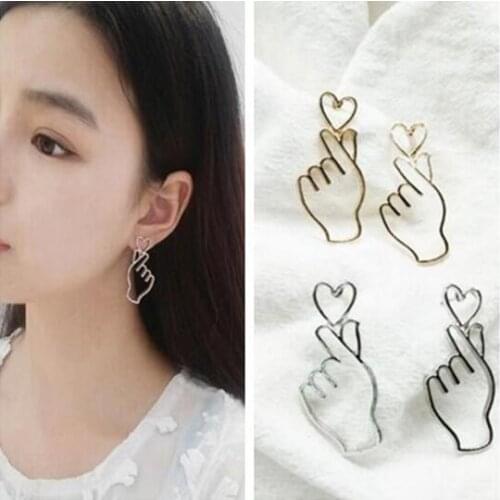 Ey357 Wedding party gift New Listing fashion alloy heart love fingers metal hollow Female charm earrings Jewelry 1 pair