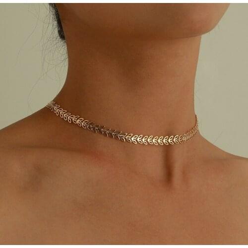 Fashion Women Necklace Brand Design Hollow Out Leaf Geometry Pendant Necklace Clavicle Chain New Trend Female Accessories Collar