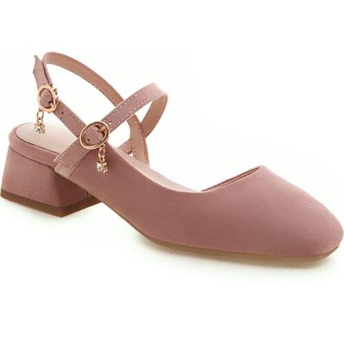 Small and pure and fresh in the spring and summer of 2019 with square head strap baotou sandals 32-43