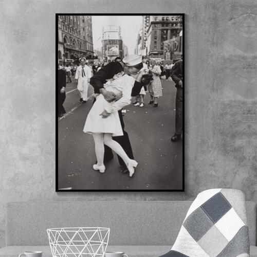 Nordic Style Abstract Vintage Black And White Photo Victory Kiss Canvas Painting Wall Art Posters Print Picture Home Decoration