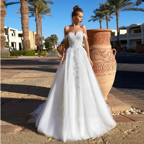 White Sweetheart Lace Appliques A Line Wedding Dresses Sexy Off Shoulder Sleeveless Wedding Gowns for Brides Corset Back Long