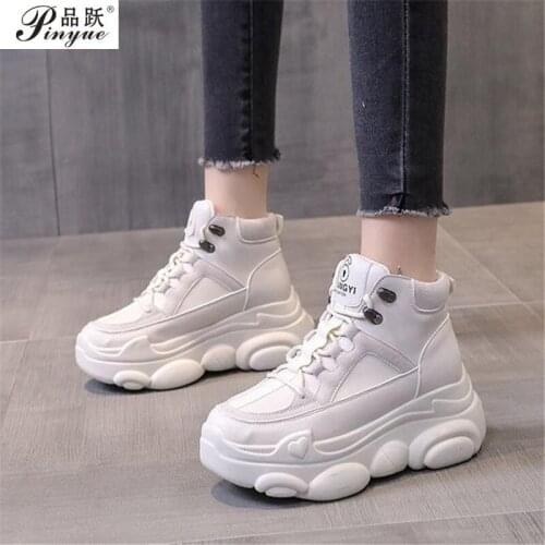 The new hot-selling casual Women shoes spring autumn thick bottom high fashion trend Ms booties Comfortable soft white shoes