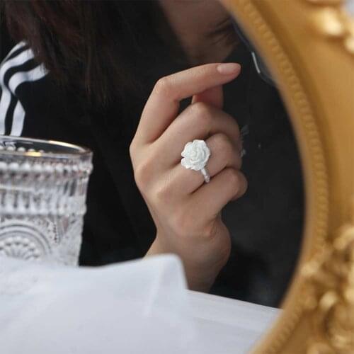 New Retro Resin Pearl Rings for Women Fashion Imitation Pearls Rose Flower Ring Female