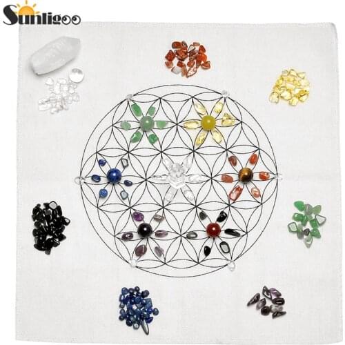 Sunligoo Chakra Crystal Healing Grids Kit Grids Altar Cloth 7 Chakra Gemstone Beads Assorted Chip Stones Clear Quart Reiki Stone