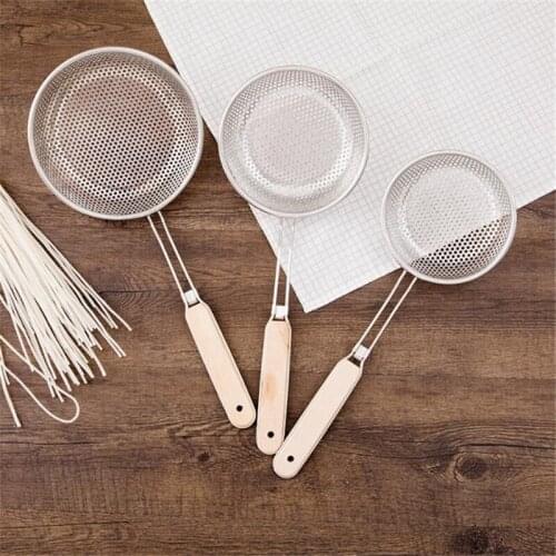 New stainless steel wire mesh with wooden handle kitchen filter Non-magnetic water spoon filter