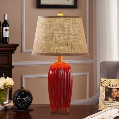 American Retro Table Lamp Bedroom Bedside Lamp European Porcelain Minimalist Modern Living Room Nordic Wedding Room Decoration