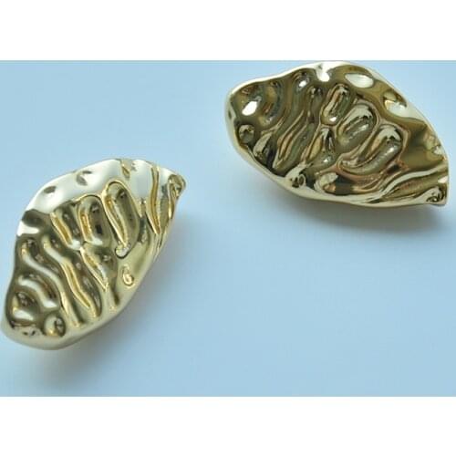 LONDANY Golden shell earrings metal fashion niche French jewelry earrings for women Concave and convex pattern folds earrings