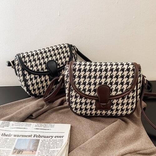Desig Popular Hot Style Handbags 2021 New Fashion Messenger Bag Korean Style Houndstooth Woolen Square Bag Width: 17cm