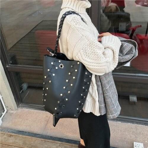 Hot Selling 2019 Famous Brand Designer Womens Bucket Bag Pu Leather Ladies Rivet Handbags Female Shoulder Bag Casual Tote