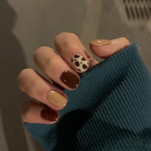 24pcs Caramel Leopard Short Fake Nails Full cover Fake Nails Glue DIY Manicure Nail Art Tools