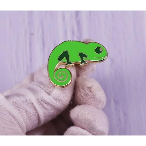 Green Lizard Chameleon Enamel Pin Brooch Cute Animal Badge Jungle Friend Fashion Jewelry Decor
