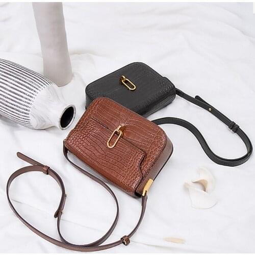 Fashion, leisure, light, all-match one-shoulder messenger portable crocodile texture top layer leather underarm small square bag