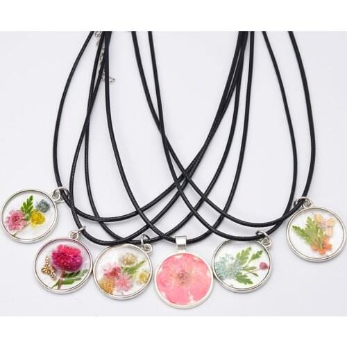 Real Natural Dried Flower Necklace Round Resin Pendant Necklaces Mothers Day Gift Fashion Women Jewelry Gifts Wholesale