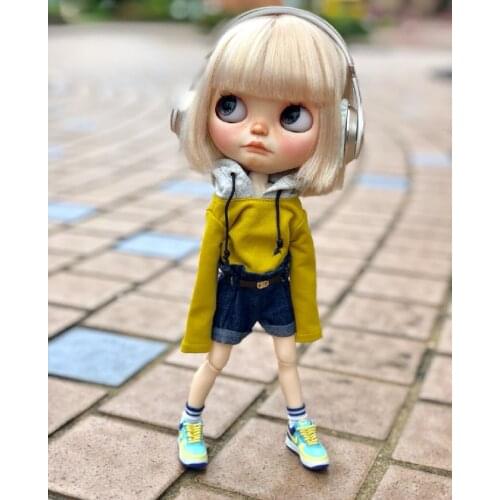 T02-X583 Blyth Doll clothes 1/6 dolls azone Accessories handmade clothes yellow Coat sweater Denim shorts