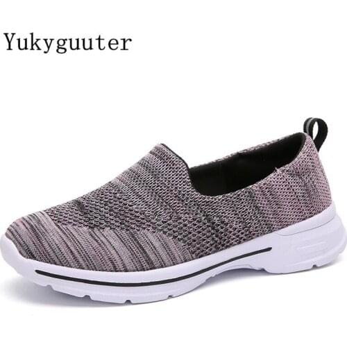 Sport Running Shoes Woman Flat Outdoor Breathable Shallow Couple Lightweight Athletic Mesh Sneakers Women Slip On Plus Size