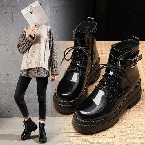 2020 Womens Boots Thick Bottom British Wind Short Boots Laced Motorcycle Boots Patent Leather Martin Boots Plus Velvet