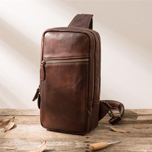 2020 New Retro Mens Chest Bag Oil Leather Mens Back Pack Casual First Layer Leather Large Capacity Leather Vintage Soft Men