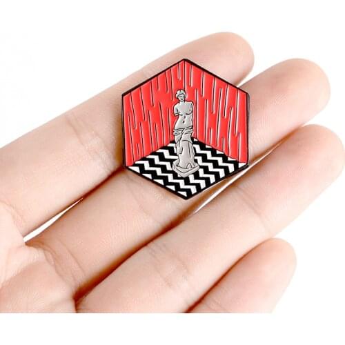 Goddess Venus statue stripe Three-dimensional space art Metal brooch Symbol of love and beauty Female creative badge