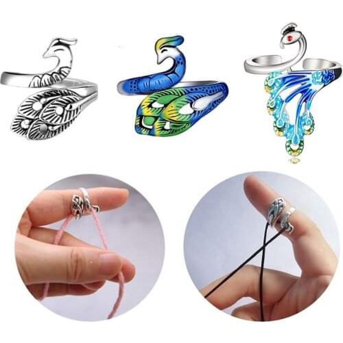 1Pcs Adjustable Knitting Loop Crochet Phoenix Peacock Shape Finger Ring Wear Thimble Yarn Guides Knitting Tool Sewing Accessorie
