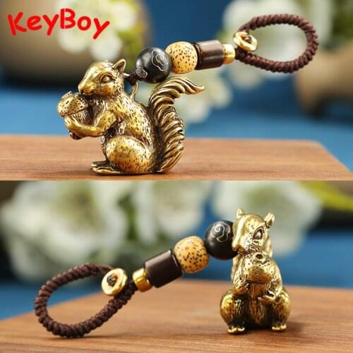 Brass Cute Squirrel Nut Keychain Pendant Trinket Vintage Copper Animal Figurines Car Motorcycle Key Chain Rings Hangings for Bag