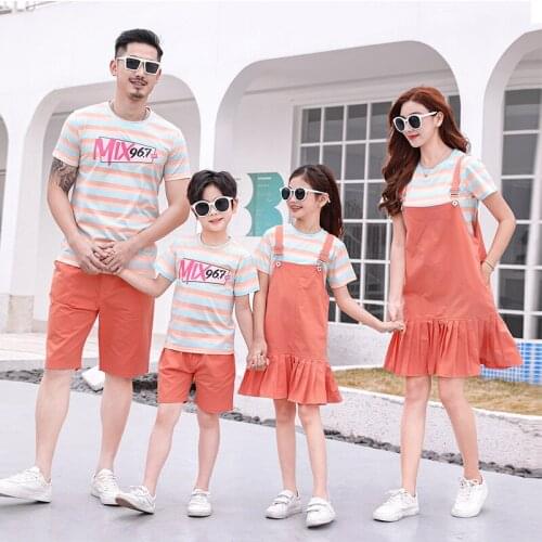 Summer Family Matching Outfits Mom Girls Stripe T-Shirt+Strap Skirt Father Boys T-Shirt+Shorts 2PCS Suit Family Look Clothes