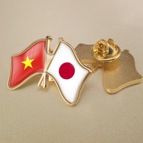 Vietnam and Japan Crossed Double Friendship Flags Lapel Pins Brooch Badges