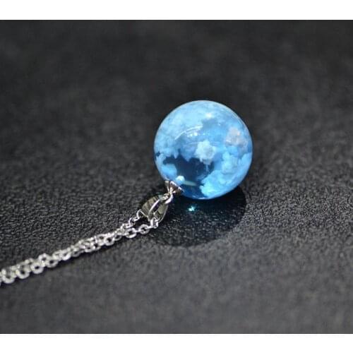 Blue Sky White Cloud Chain Pendant Necklace for Women Transparent Rould Ball Resin Statement Necklace Women Fashion Jewelry 2020