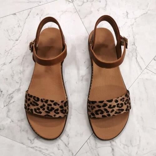 Women Flat Sandals Outdoor Summer Shoes Buckle Strap Gladiatro Woman Sandal 2021 Comfort Leather Female Shoes Solid Flats