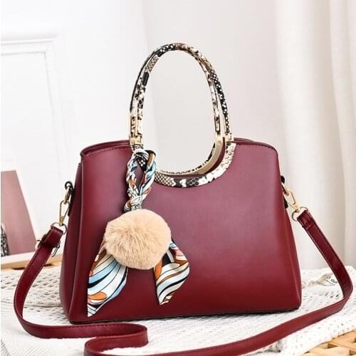 Womens bags 2020 fashion all-match ribbon fur ball handbag Korean temperament one-shoulder messenger female bag