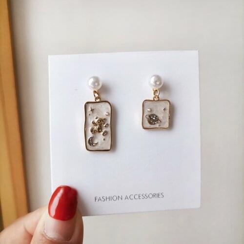 Korean Asymmetric Cute Bear Planet Clip on Earrings Temperament Pearls Cartoon Bear Student Clip Earrings No Piercing Girls