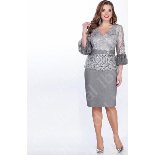 2021 Latest Charming Short Mother of the Bride Dresses Silver Lace Wedding Party Dresses with 3/4 Sleeves V Neckline Knee Length