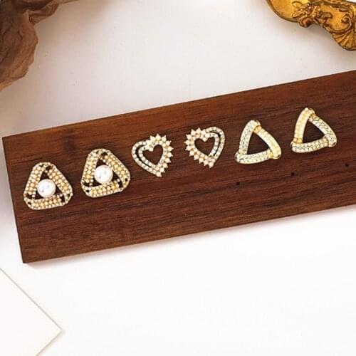 Simple and Small Geometric Stud Earrings Pearl Rhinestone Fashion Triangle Ear Studs серьги 2020 тренд Luxury Women Jewelry