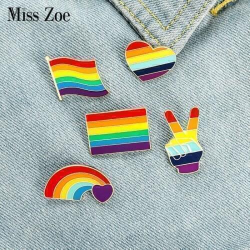 Love is Love Enamel Pins Custom Pride Flag Heart Rainbow Victory Brooch Lapel Badge Bag Sexual Minority Jewelry Gift for Friend