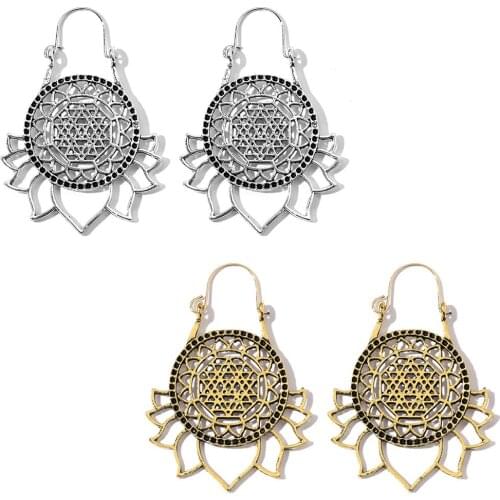 Fashion Women Sunflower Shape Hollow Out Engraving Alloy Earrings Jewelry Gift