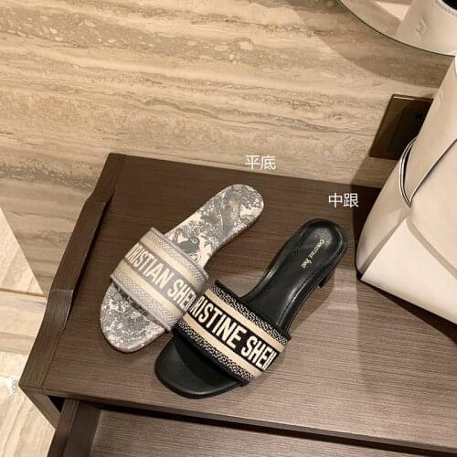 Two height - beach - one - letter embroidered flat - bottom chunky heel slippers for women with flip-flops