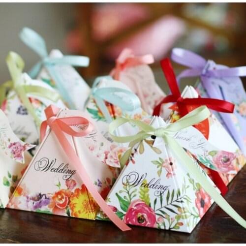 100PCS Double-faced Floral Printed Triangular Pyramid Wedding Favors Candy Boxes Bomboniera Party Gift Box