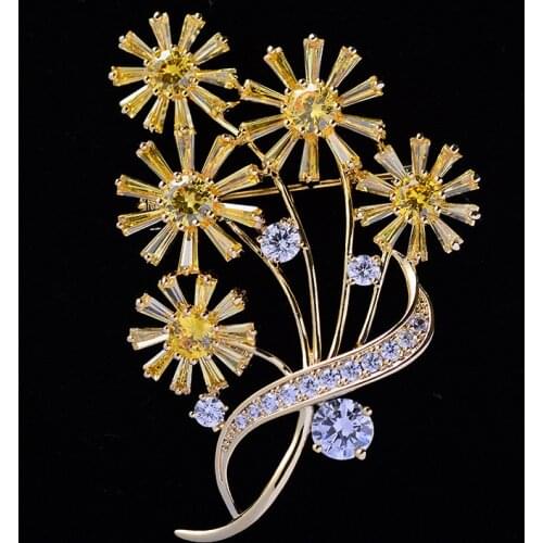 Beautiful Yellow Rhinestone Flower Brooch for Women Lapel Pin Luxury Crystal Brooches Pins Accessories Jewelry New Year Gifts