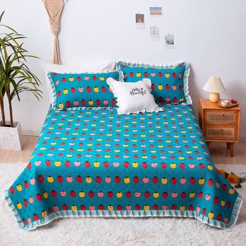 2020 New products Thickened cotton quilting Bedspread Fitted Sheet Pillowcases 2/3 pcs printing Pleated lace Bedding
