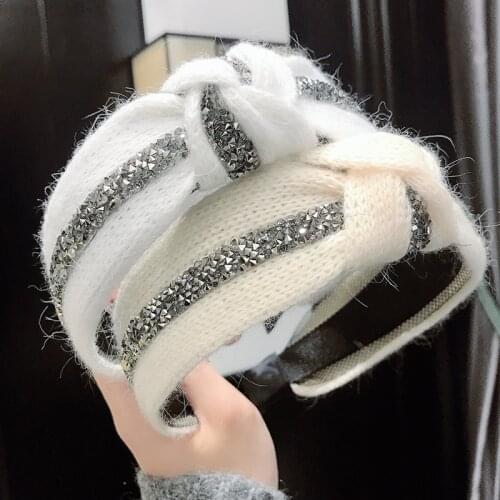 Autumn And Winter Models Knitted Pearl Haidbands Rhinestone Knotted Wool Warm Cross Turban Women Headband Girls Hair Accessories