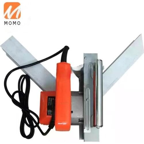 Manual corner cleaning tool for cleaning PVC plastic door and window welding