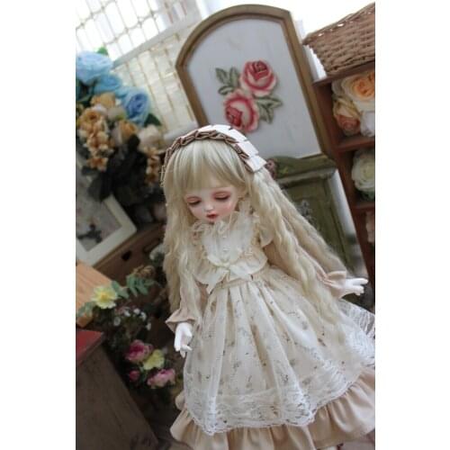 BJD doll dress is suitable for 1/31/4 1/6 MSD and Blythes fashion beige dress with bow skirt + hair accessories two-piece set